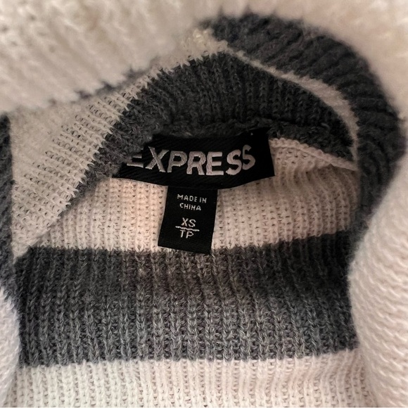 Express Striped Gray and White Women's Sweater - Picture 4 of 5